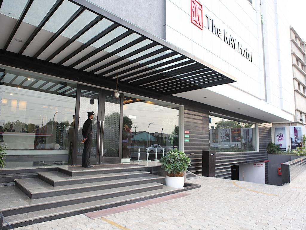 The Kay Hotel Vijayawāda Extérieur photo