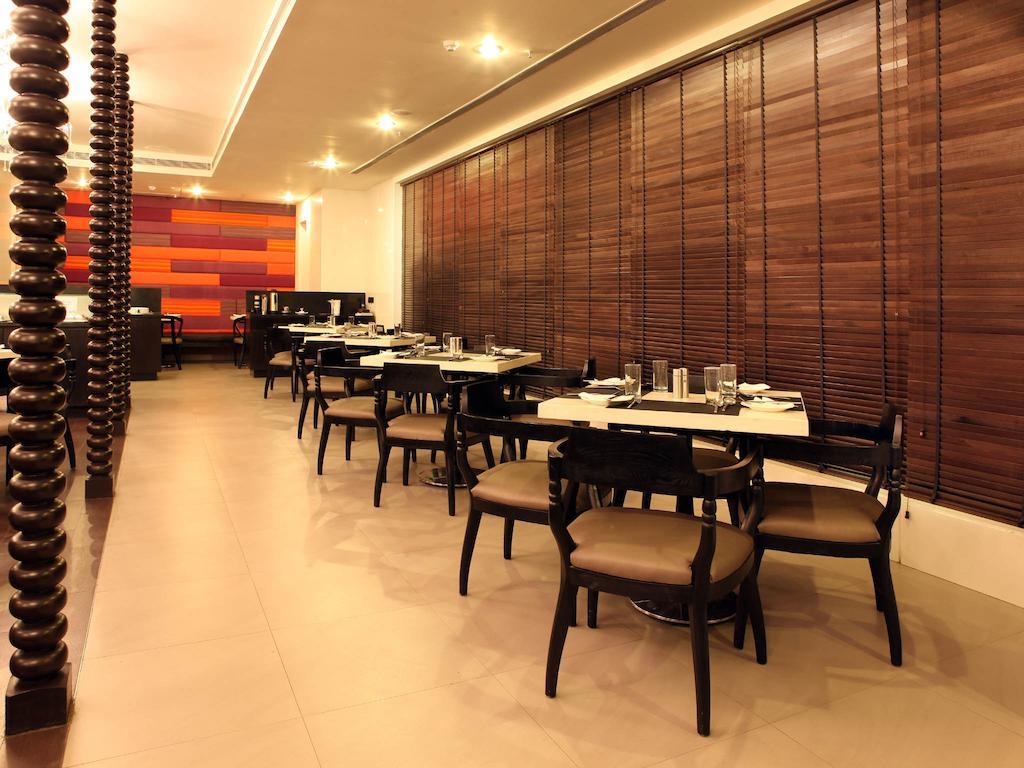 The Kay Hotel Vijayawāda Extérieur photo
